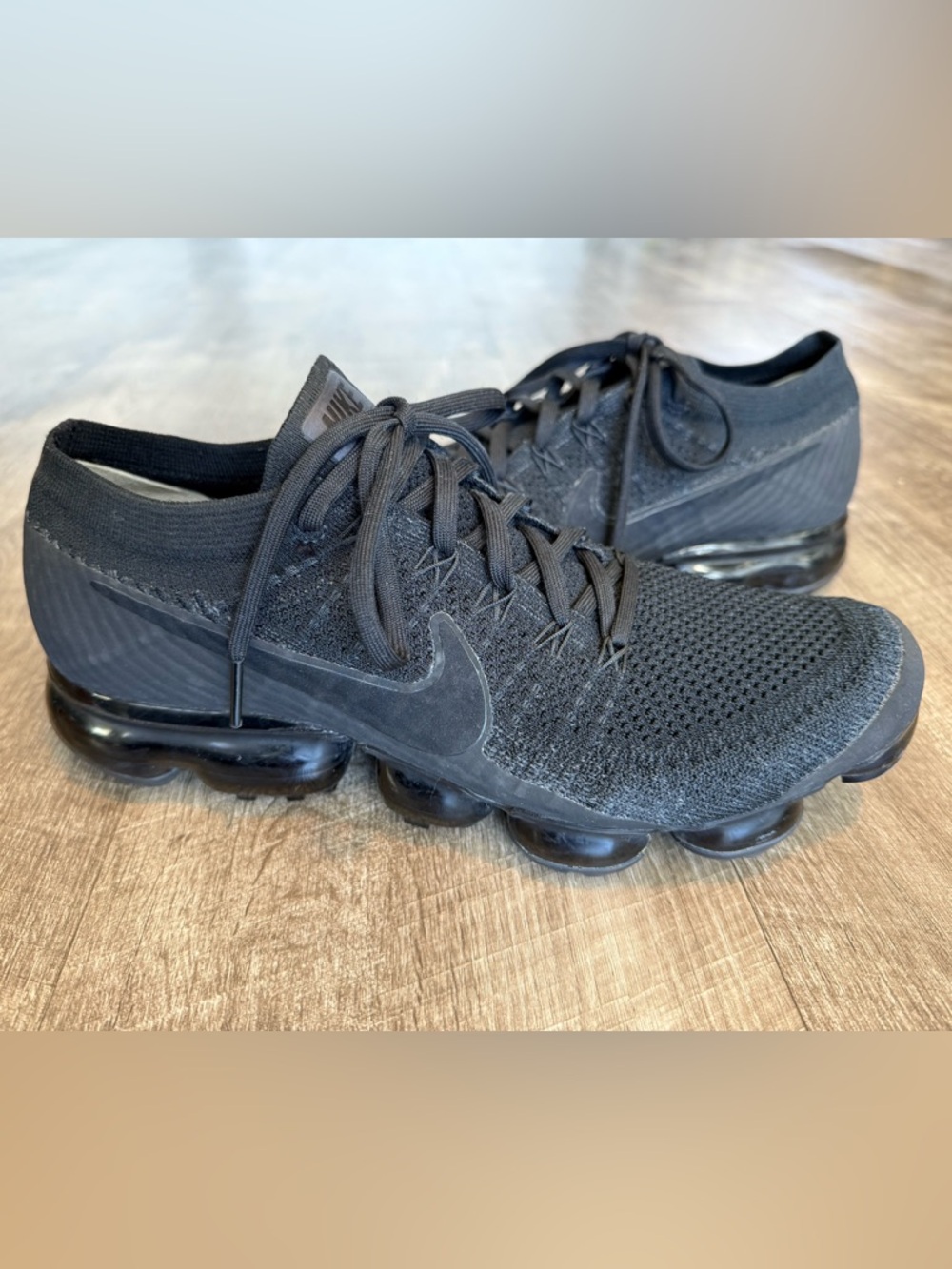 Men’s 10.5 Nike Air Vapormax Flyknit Shoes Triple Black  849558-011
